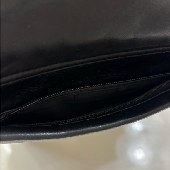 Perlina multi-compartment black leather crossbody - Picture 9 of 11